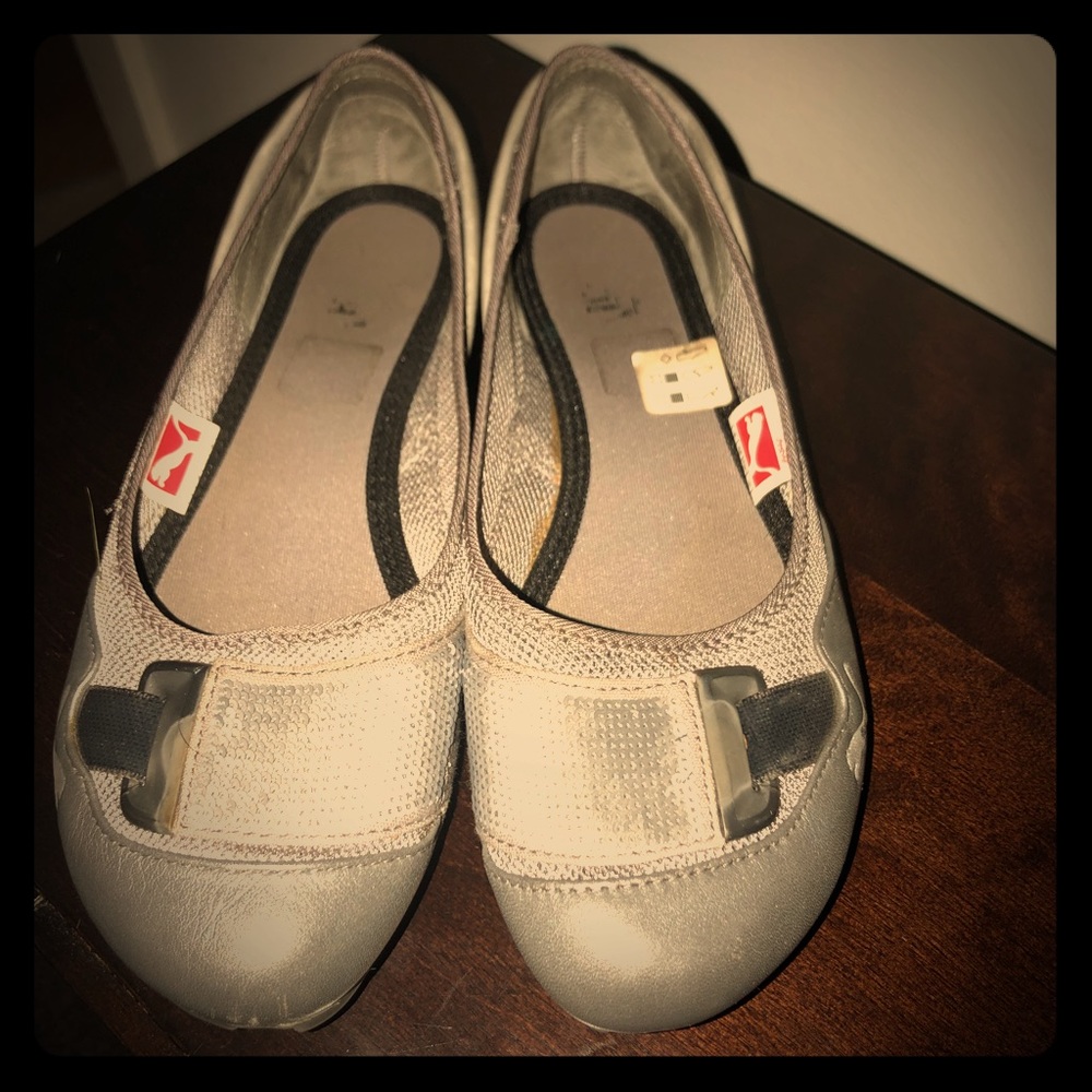 Puma flats